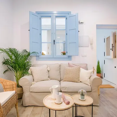 Centro Blue Window Apartment *